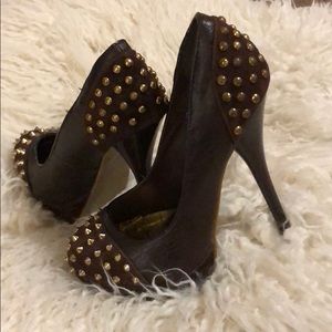 Platform faux leather pumps